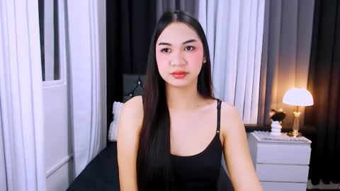 maxie greyson online show from November 19, 2025, 5:40 am