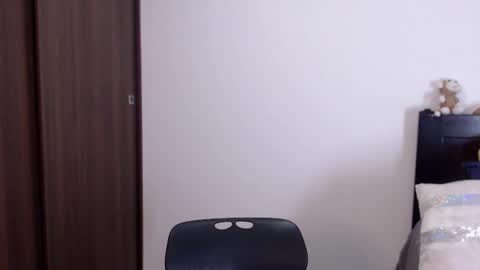 Independent Model online show from December 20, 2024, 7:22 am