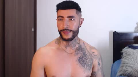 Independent Model online show from December 25, 2024, 9:02 am