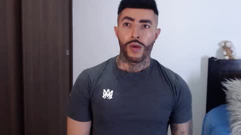 Independent Model online show from December 28, 2024, 3:58 am