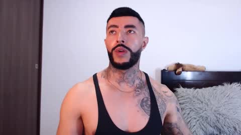 Independent Model online show from February 19, 2025, 11:14 pm