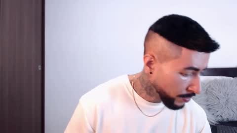 Independent Model online show from March 7, 2025, 12:26 am