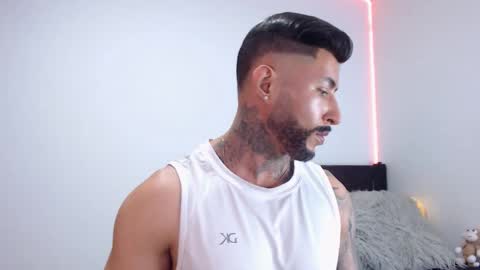 Independent Model online show from October 3, 2025, 2:41 am