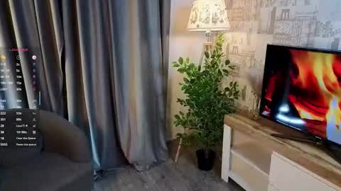 Snapshot of maxineheart chatting on November 21, 2025, 1:10 pm Monica - Next stream 270525 0300 GMT2 online show from November 21, 2025, 1:10 pm