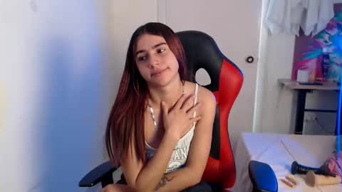 Snapshot of maxinesex_ chatting on October 21, 2025, 2:40 pm maxinesex_ online show from October 21, 2025, 2:40 pm