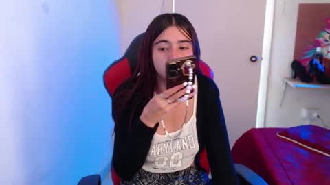 Snapshot of maxinesex_ chatting on November 19, 2025, 1:33 pm maxinesex_ online show from November 19, 2025, 1:33 pm