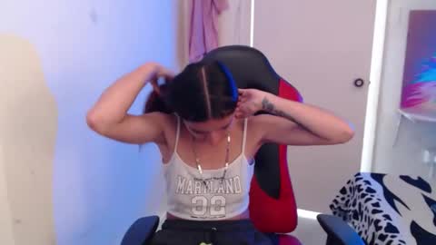 Snapshot of maxinesex_ chatting on December 15, 2025, 3:05 pm maxinesex_ online show from December 15, 2025, 3:05 pm