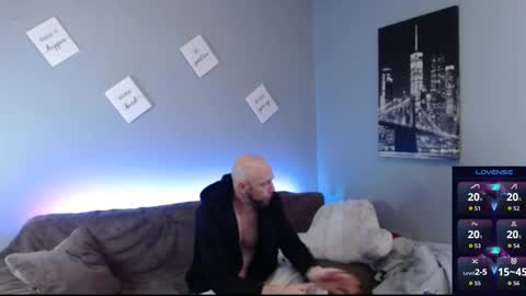 MaxRouger online show from October 28, 2025, 9:13 am