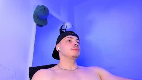 MAX online show from September 20, 2025, 10:22 pm