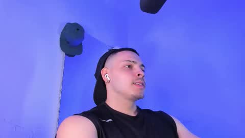 MAX online show from September 27, 2025, 10:37 pm