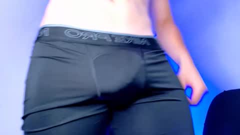 MAX online show from October 2, 2025, 1:34 am