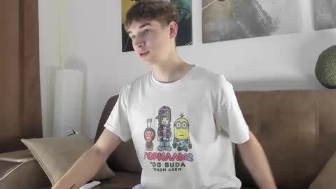 Snapshot of maxwellchik chatting on September 19, 2025, 4:40 pm maxwellchik online show from September 19, 2025, 4:40 pm