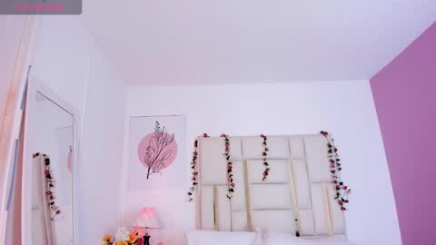 Valentina online show from November 9, 2025, 7:34 pm