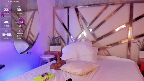 Snapshot of maya_blue_ chatting on January 26, 2025, 6:28 am Maya online show from January 26, 2025, 6:28 am