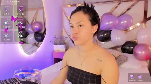 Snapshot of maya_blue_ chatting on February 12, 2025, 3:51 am Maya online show from February 12, 2025, 3:51 am