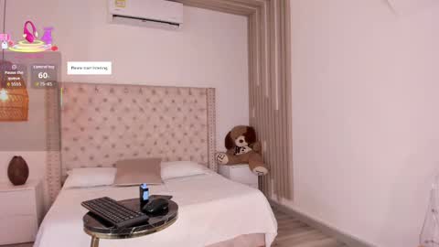 Snapshot of maya_blue_ chatting on October 17, 2025, 3:53 am Maya online show from October 17, 2025, 3:53 am