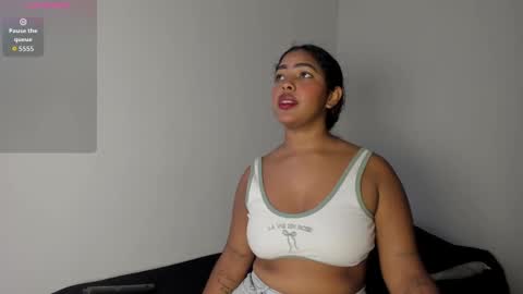 Snapshot of maya_graham_ chatting on November 24, 2025, 6:35 am Maya online show from November 24, 2025, 6:35 am