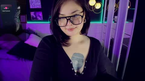 Woman online show from January 7, 2025, 8:45 am