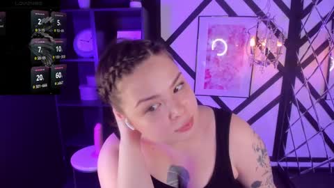 Woman online show from February 20, 2025, 5:07 pm