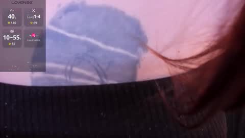 Woman online show from November 27, 2025, 2:19 pm