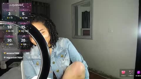 Snapshot of mayaa_ross chatting on February 4, 2025, 6:46 am Maya online show from February 4, 2025, 6:46 am