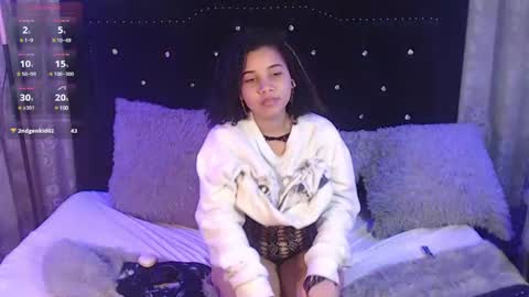 Snapshot of mayaa_ross chatting on February 28, 2025, 8:42 am Maya online show from February 28, 2025, 8:42 am