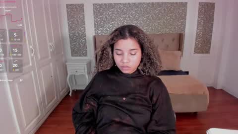 Snapshot of mayaa_ross chatting on September 18, 2025, 3:47 pm Maya online show from September 18, 2025, 3:47 pm