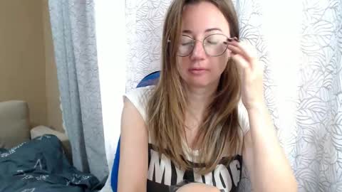 Snapshot of mayacateyes chatting on September 20, 2025, 5:08 am Maya online show from September 20, 2025, 5:08 am