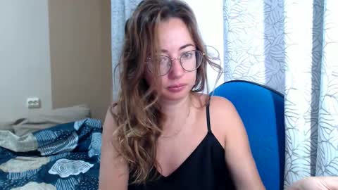 Snapshot of mayacateyes chatting on October 23, 2025, 5:51 am Maya online show from October 23, 2025, 5:51 am