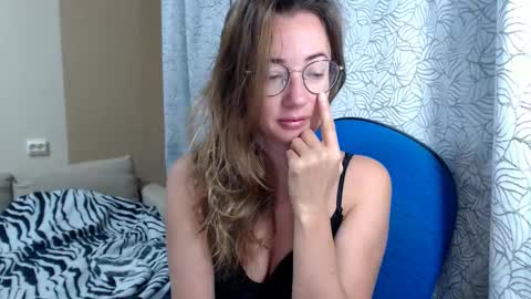 Snapshot of mayacateyes chatting on October 24, 2025, 4:53 am Maya online show from October 24, 2025, 4:53 am