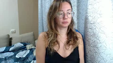 Snapshot of mayacateyes chatting on November 2, 2025, 3:53 am Maya online show from November 2, 2025, 3:53 am