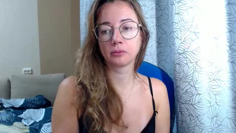 Snapshot of mayacateyes chatting on November 9, 2025, 5:17 am Maya online show from November 9, 2025, 5:17 am