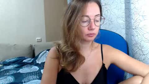 Snapshot of mayacateyes chatting on November 18, 2025, 6:45 pm Maya online show from November 18, 2025, 6:45 pm