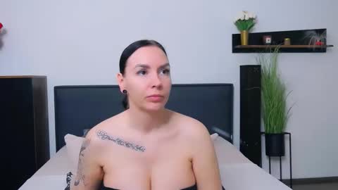 Snapshot of mayacruise chatting on October 29, 2025, 9:00 am MayaCruise online show from October 29, 2025, 9:00 am