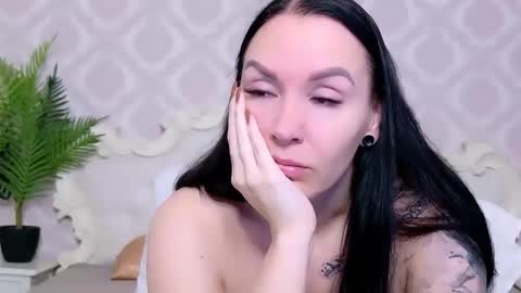 Snapshot of mayacruise chatting on November 20, 2025, 8:25 am MayaCruise online show from November 20, 2025, 8:25 am