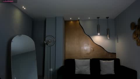 Maya online show from December 5, 2025, 3:48 am