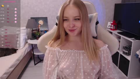 maybebabyx online show from December 23, 2024, 8:11 am