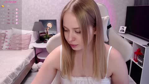 maybebabyx online show from January 30, 2025, 6:35 am