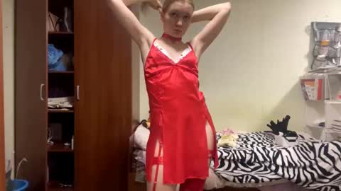 Lola online show from October 19, 2025, 12:39 pm