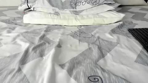 Snapshot of maybelline_666 chatting on October 24, 2025, 11:23 pm Maybelline69 online show from October 24, 2025, 11:23 pm