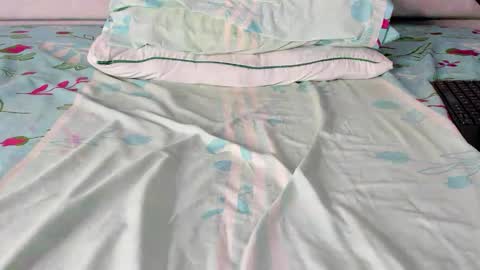 Snapshot of maybelline_666 chatting on November 9, 2025, 9:51 am Maybelline69 online show from November 9, 2025, 9:51 am