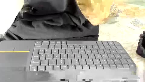 Snapshot of maybelline_666 chatting on November 19, 2025, 12:21 am Maybelline69 online show from November 19, 2025, 12:21 am