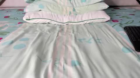 Snapshot of maybelline_666 chatting on November 24, 2025, 11:04 pm Maybelline69 online show from November 24, 2025, 11:04 pm