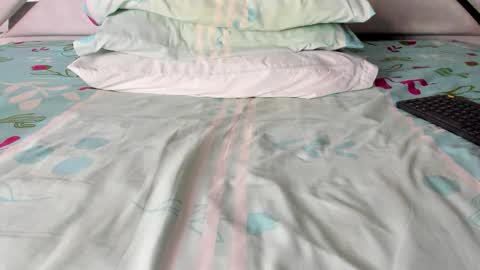 Snapshot of maybelline_666 chatting on November 25, 2025, 8:42 pm Maybelline69 online show from November 25, 2025, 8:42 pm