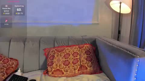 mayevanss online show from October 30, 2025, 3:52 am