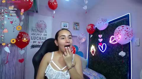 Snapshot of maylin_horny19 chatting on February 15, 2025, 3:31 am Maylin online show from February 15, 2025, 3:31 am