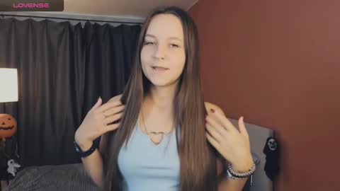 Snapshot of maysday chatting on November 1, 2025, 1:02 pm May online show from November 1, 2025, 1:02 pm