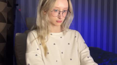 mayvi_cold online show from February 20, 2025, 9:09 pm