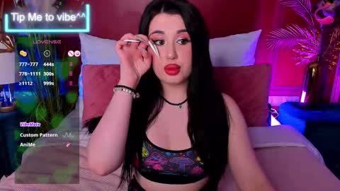 MayaLevi online show from November 22, 2025, 8:41 pm