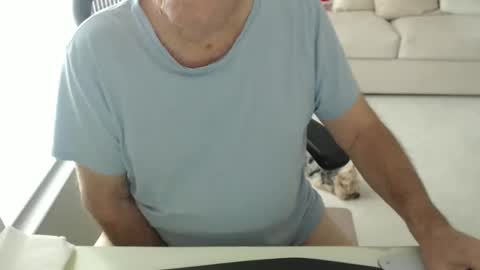 Snapshot of mbeastie chatting on November 10, 2025, 2:38 pm Beastie online show from November 10, 2025, 2:38 pm